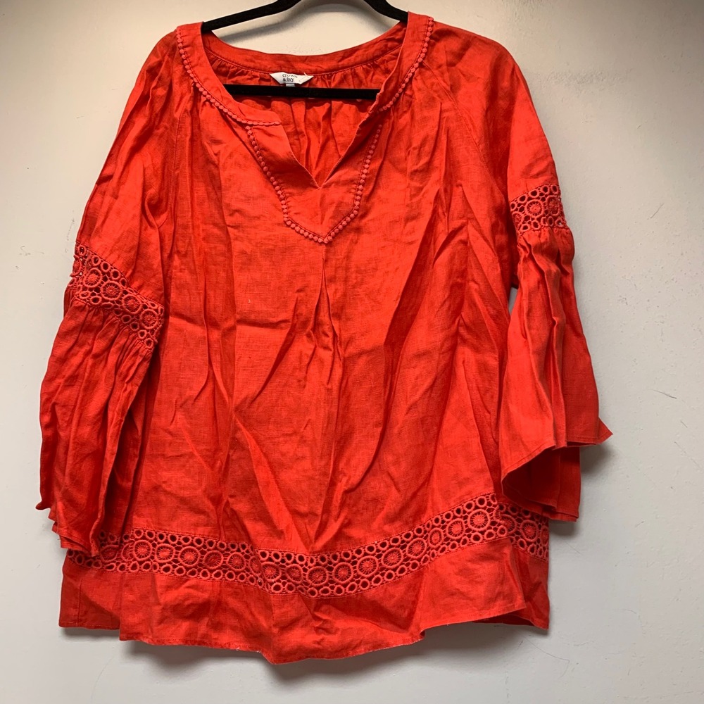 Crown & Ivy Blouse Womens XL Red Excellent Linen Crochet Eyelet Bell Sleeve Top